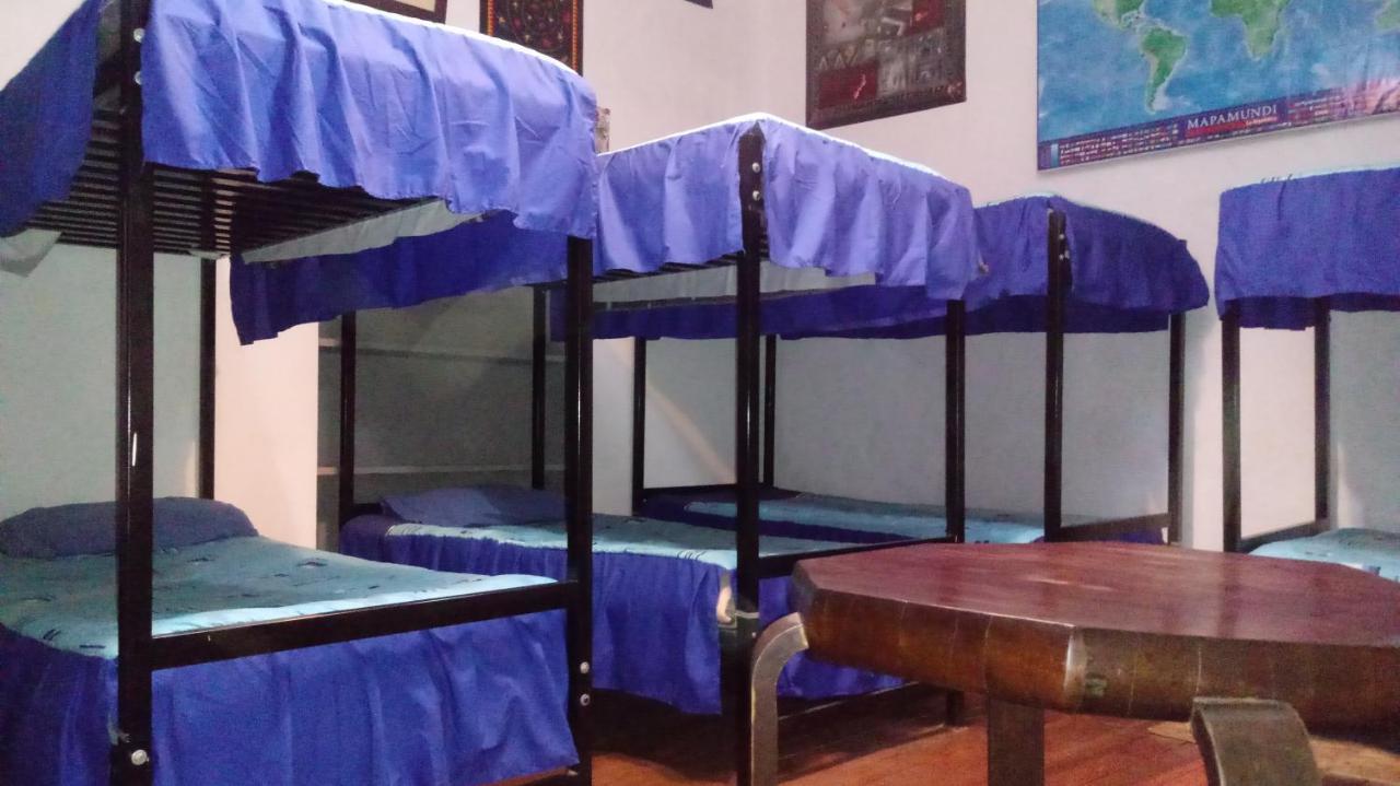 Casona Familiar Mundo Viajero Hostal