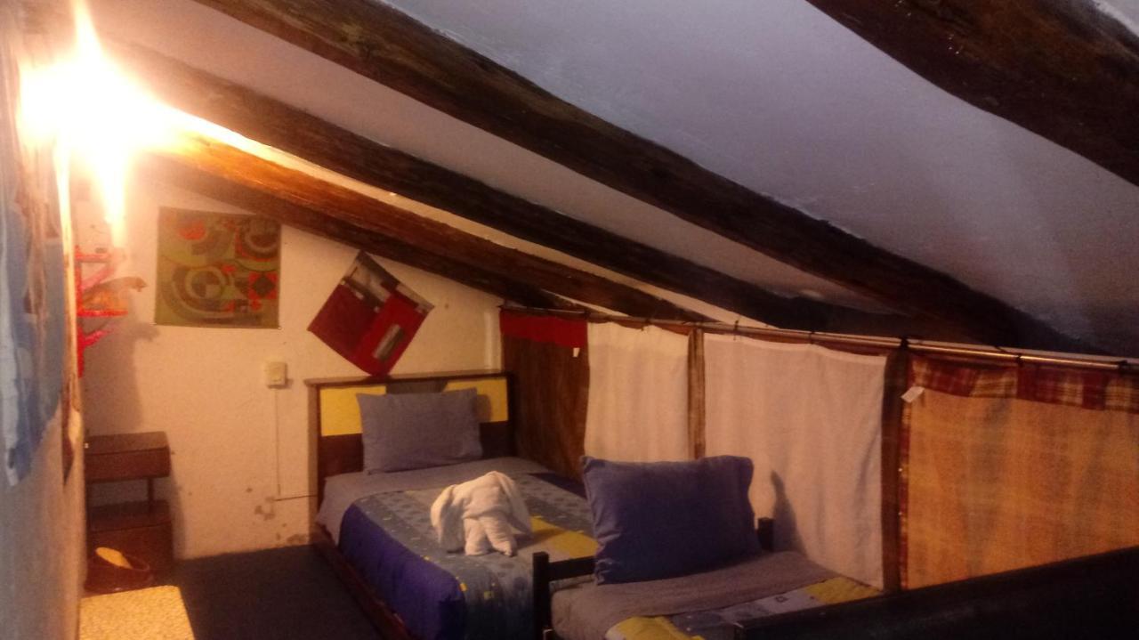 Casona Familiar Mundo Viajero Hostal